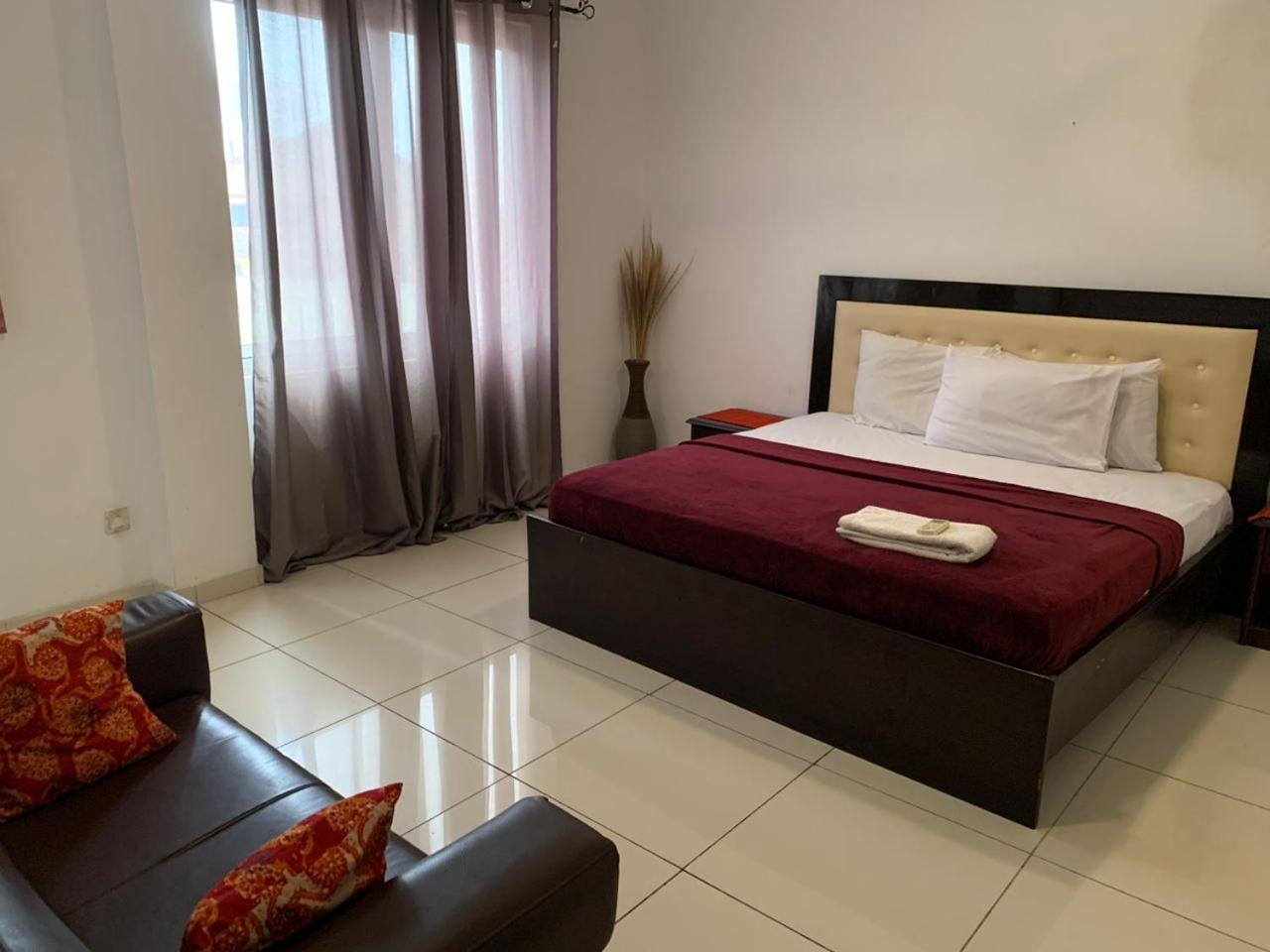 Huge 3 Bed In Heart Of The City! Apartment Accra Exterior photo